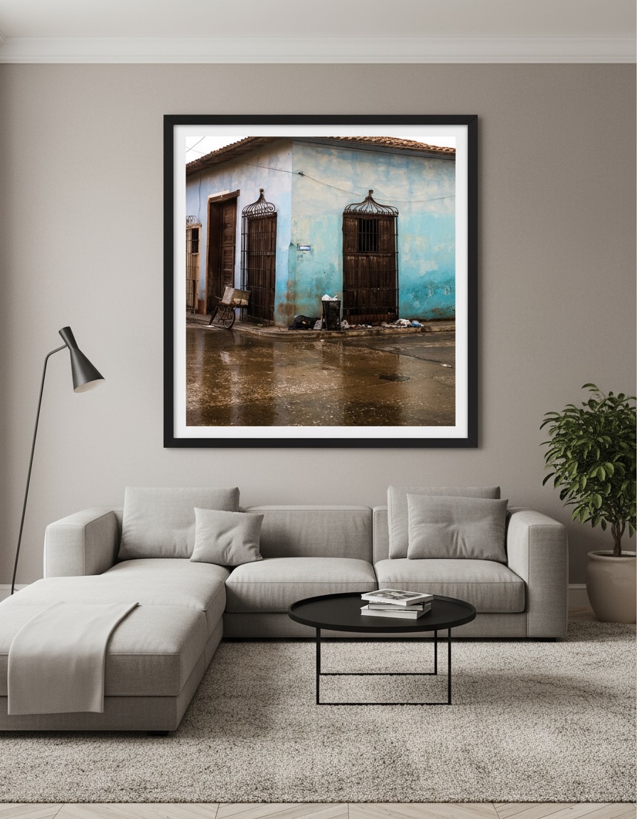 FR-009 - Reflets ferroviaires : Scène de gare avec jeux de reflets et de lumière, composition urbaine contemporaine aux tons verts s - Portfolio Stéphane Pimienta